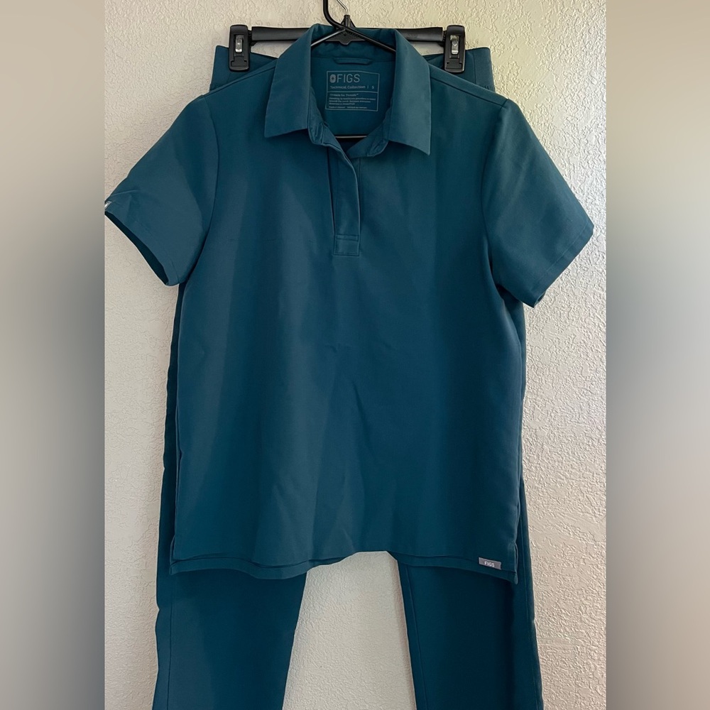 Figs scrubs set